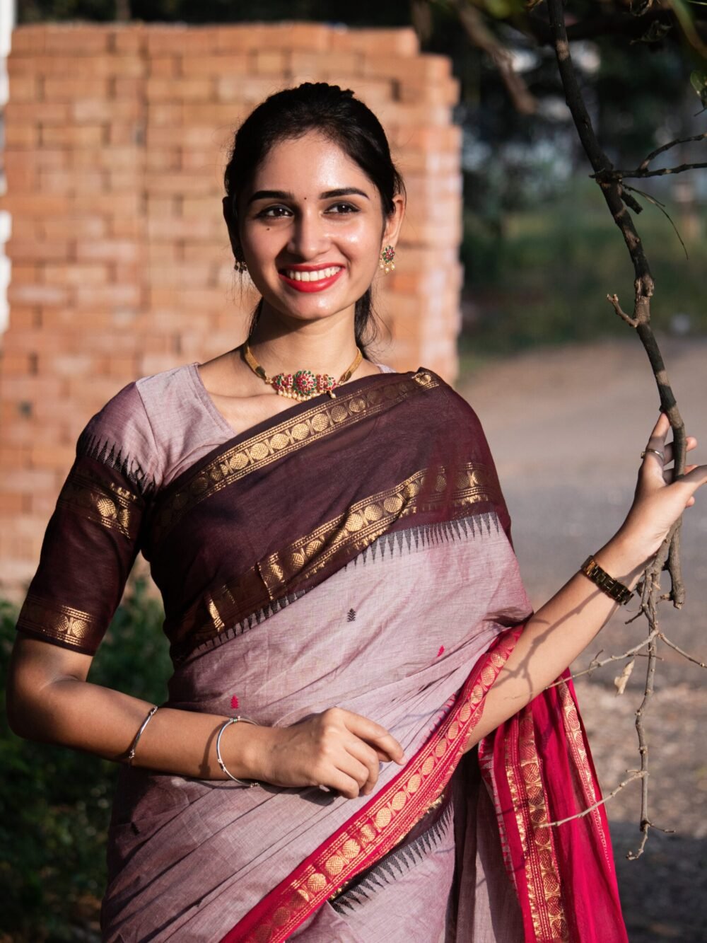 Rose Sunset - Faded PurpleSaree With Chocolate Brown And Flemingo Pink Border 3 Rose Sunset - Faded Purple Saree with Chocolate Brown and Flamingo Pink Border