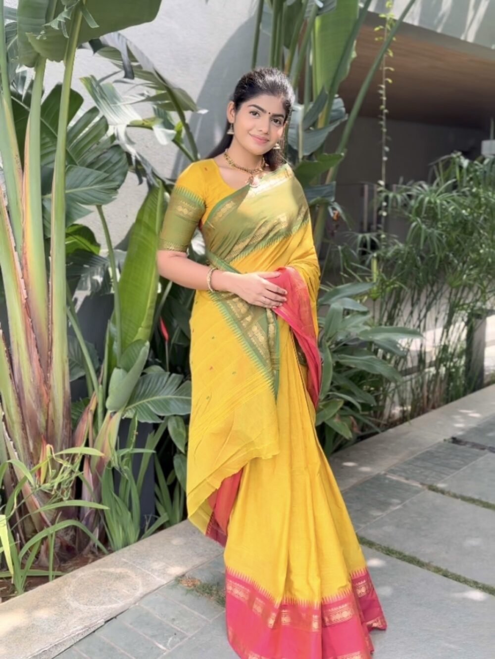 CAFDB976-B63D-4BA0-9B6D-25AC7E17E82B Yellow Saree with Ganga Jamuna Border