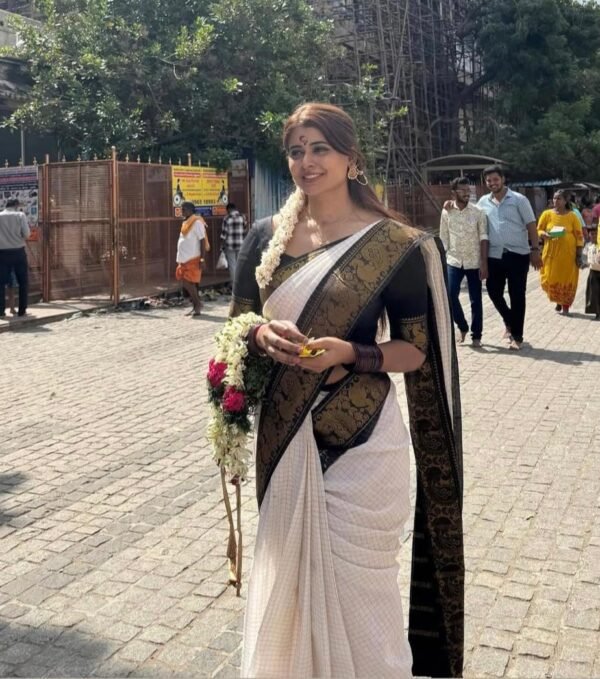 IMG-20250128-WA0005 White Checked Sungudi Cotton Saree with Annam Border