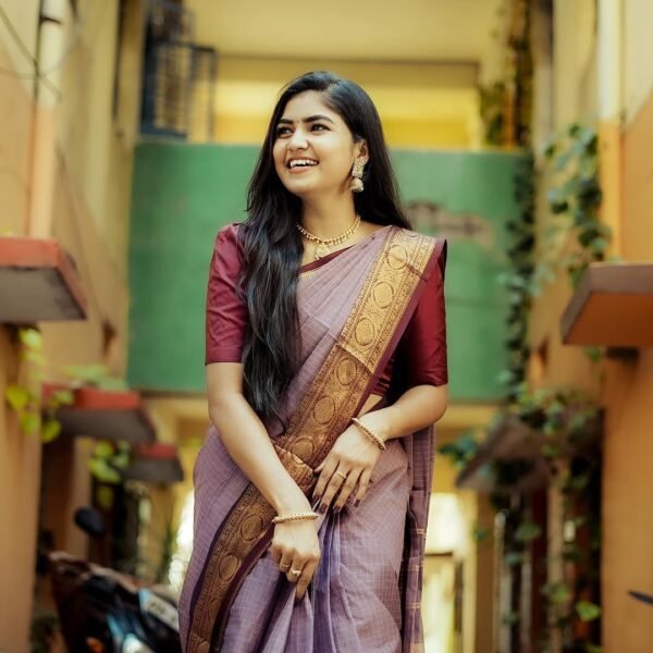 Lavendar Color Checked Saree with Rich Zari Border