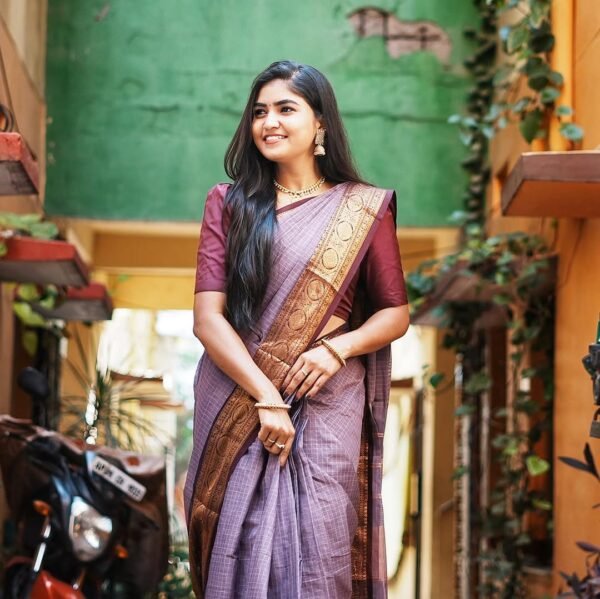 Lavendar Color Checked Saree with Rich Zari Border